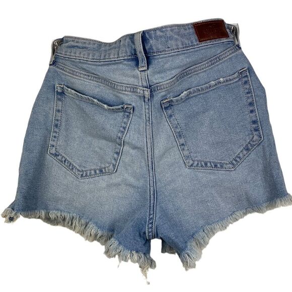Hollister Wms 26 Ultra High-Rise Mom Light Blue Distressed Raw Hem Denim Shorts - Picture 3 of 5